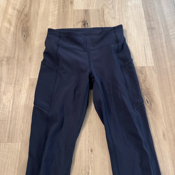 $118 Lululemon Navy Blue High-Waisted Leggings - Picture 2 of 6